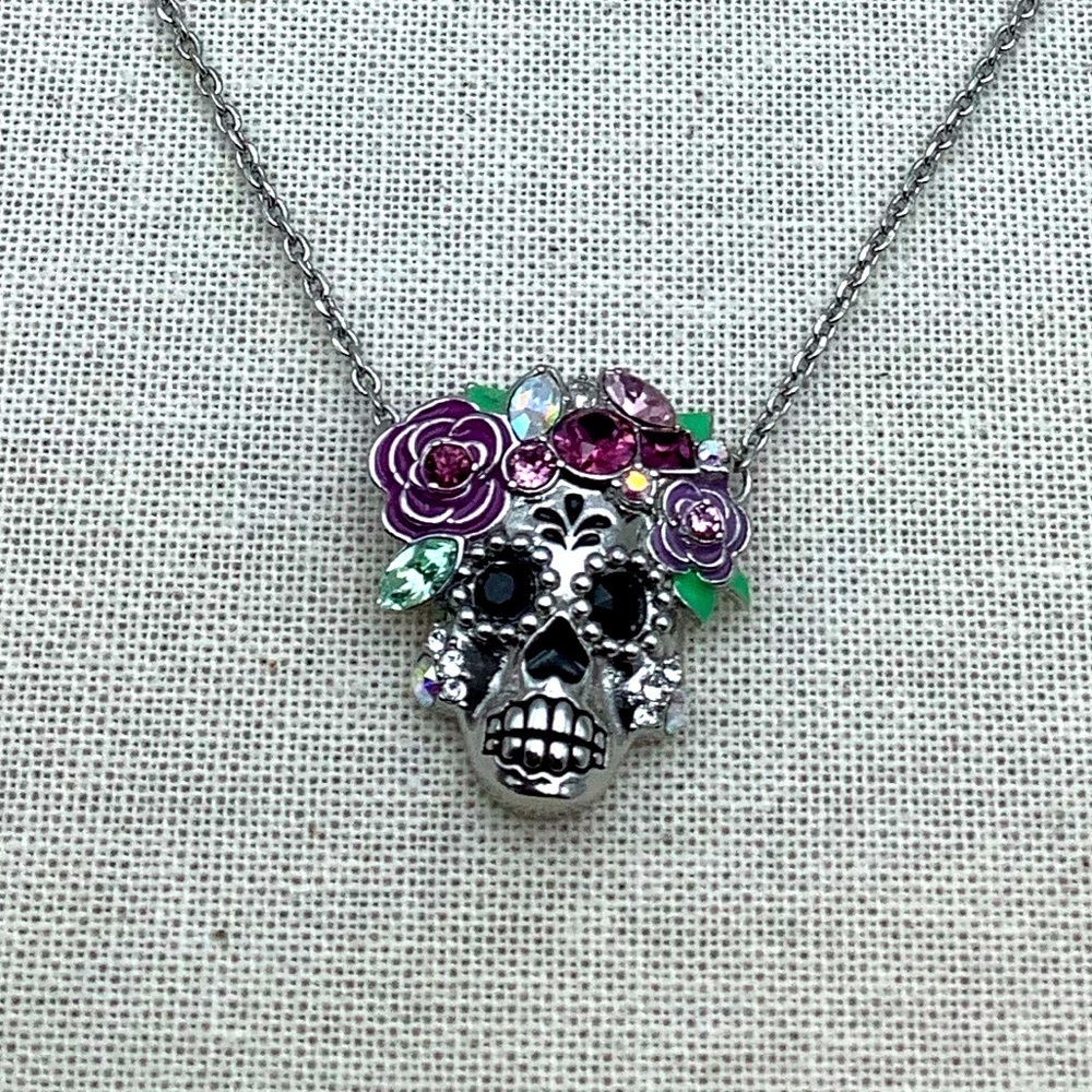 Origami Owl Silver Skull Necklace Nunca Olvidado 2022 #7SN